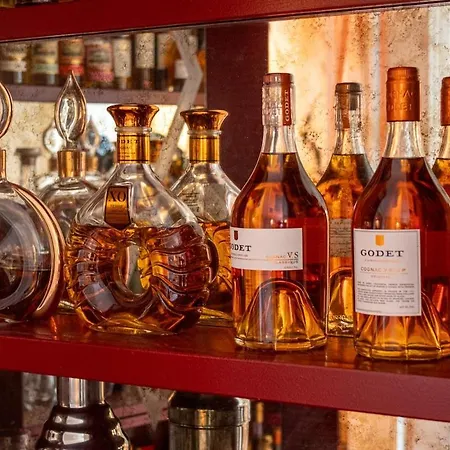 Maison Cognac Godet - Unique Demeure Historique Maison d'hôtes 4*