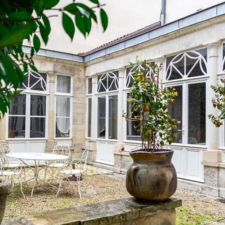 Maison Cognac Godet - Unique Demeure Historique Maison d'hôtes 4*