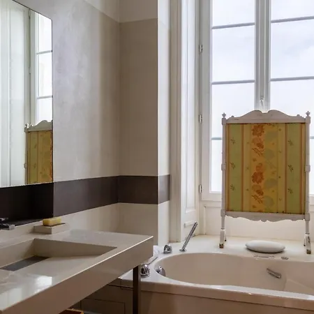 Maison Cognac Godet - Unique Demeure Historique 4*