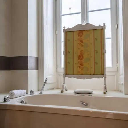 Maison Cognac Godet - Unique Demeure Historique Maison d'hôtes 4*